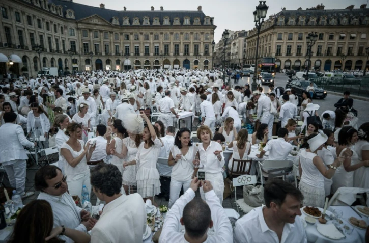 "Dîner en Blanc", le 8 juin 2016 Place Vendôme à Paris