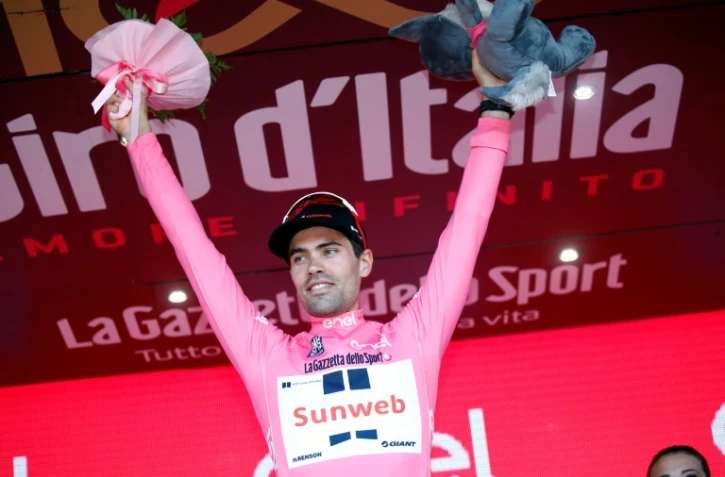 Le coureur de la Sunweb Tom Dumoulin reste en rose sur le Giro, après sa victoire dans la 14e étape à Oropa, le 20 mai 2017