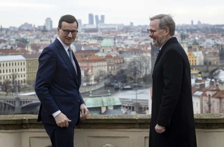 Le Premier ministre tchèque Petr Fiala (à droite) et son homologue polonais Mateusz Morawiecki le 3 février 2022 à Prague