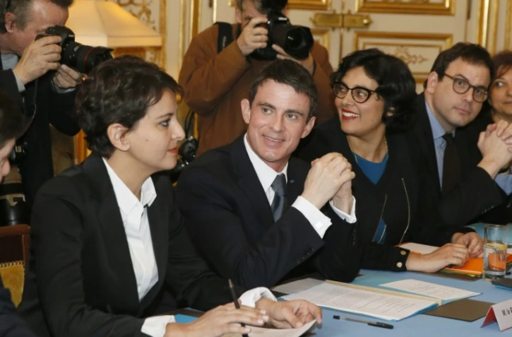 Manuel Valls entre Najat Vallaud-Belkacem et Myriam El-Khomri le 11 avril 2016 à Matignon à Paris