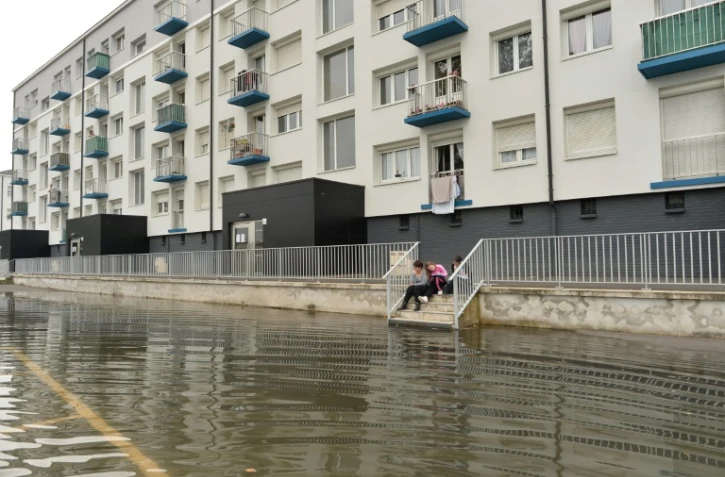 Une rue d'Elbeuf inondée par la crue de la Seine, le 5 juin 2016