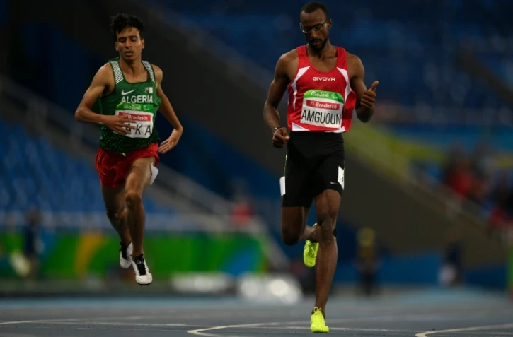 Fouad Baka, à gauche, le 13 septembre 2016 lors de la demi-finale du 400m aux jeux Paralympiques de Rio