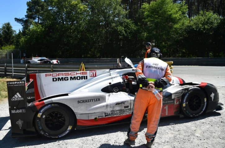 La Porsche 919 Hybrid N.2, pilotée par l'Allemand Timo Bernhard, aux 24 heures du Mans, le 18 juin 2018