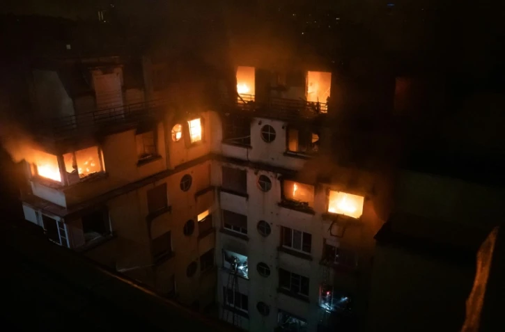Photo des pompiers de Paris de l'incendie d'un immeuble le 5 février 2019 à Paris qui a fait dix morts et 96 blessés