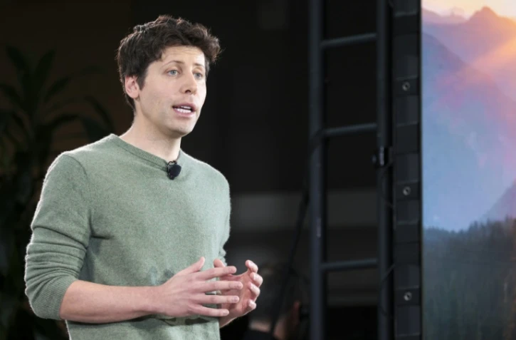 Le patron d'OpenAI Sam Altman lors d'une conférence de presse annonçant l'intégration de ChatGPT dans Bing, le moteur de recherche de Microsoft à Redmond (Etats-Unis), le 7 février 2023