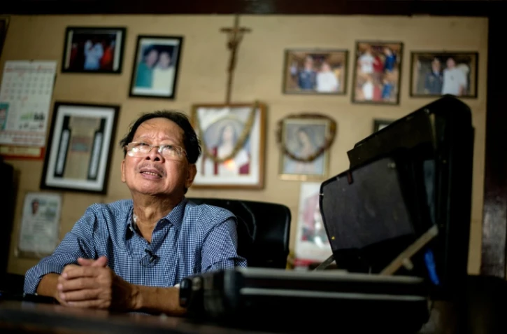 Frank Malabed, l'embaumeur du corps de l'ancien dictateur philippin Ferdinand Marcos, pendant une interview à Manille le 22 novembre 2016