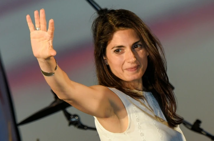 Virginia Raggi, candidate du Mouvement 5 Etoiles (M5S), lors d'un meeting de campagne à Ostia Lido près de Rome, le 17 juin 2016
