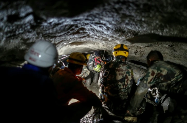 L’armée népalaise mène une opération de recherche et de sauvetage dans le tunnel de la centrale hydroélectrique de Chilime, plusieurs jours après les crues soudaines et les glissements de terrain meurtriers survenus dans le district de Rasuwa, au Népal, le 10 septembre 2026