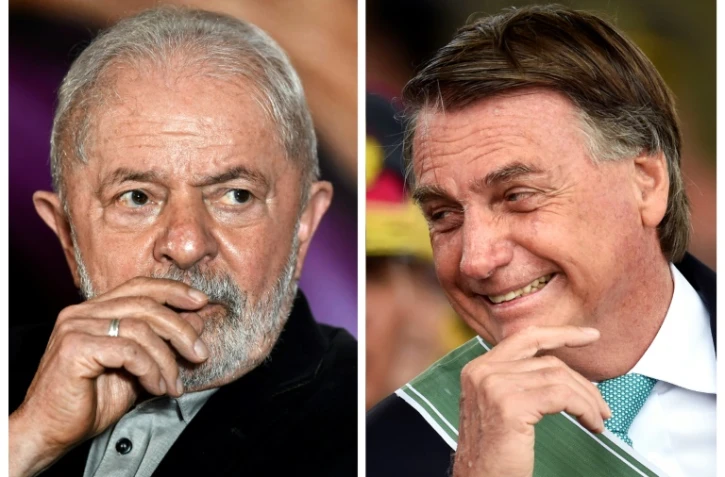 Combo de photos, créé le 4 mai 2022, de l'ex-président brésilien Luiz Inacio Lula da Silva (g) à Brasilia le 28 avril 2022, et de l'actuel président brésilien Jair Bolsonaro à Brasilia le 19 avril 2022