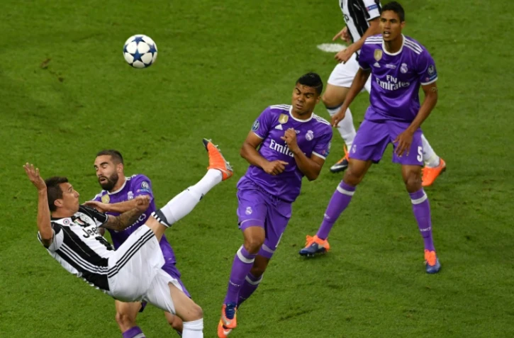 Mario Mandzukic égalise pour la Juventus contre le Real Madrid, d'un superbe retourné, le 3 juin 2017 à Cardiff