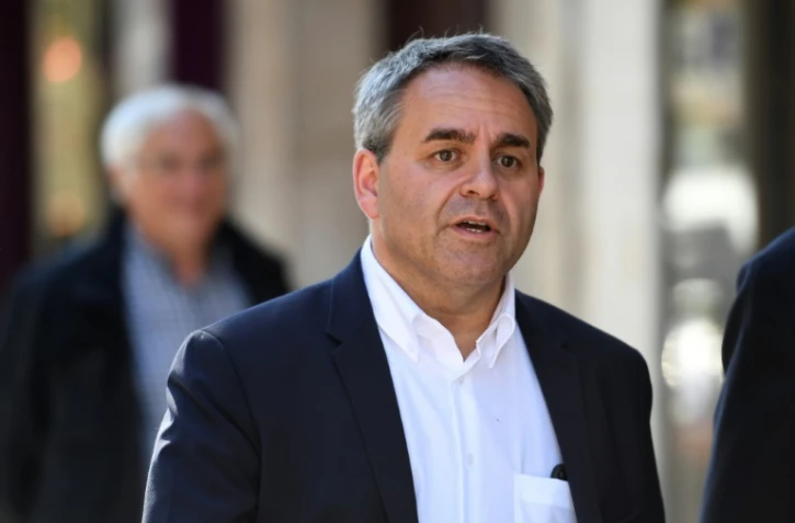 Le président des Hauts-de-France arrive au siège du parti Les Republicains (LR) à Paris, le 16 mai 2017