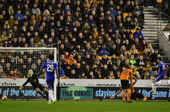 Le gardien international nigérian de Wolverhampton Carl Ikeme (à g.) lors d'un match face à Chelsea en Coupe d'Angleterre, à Wolwerhampton le 18 février 2017