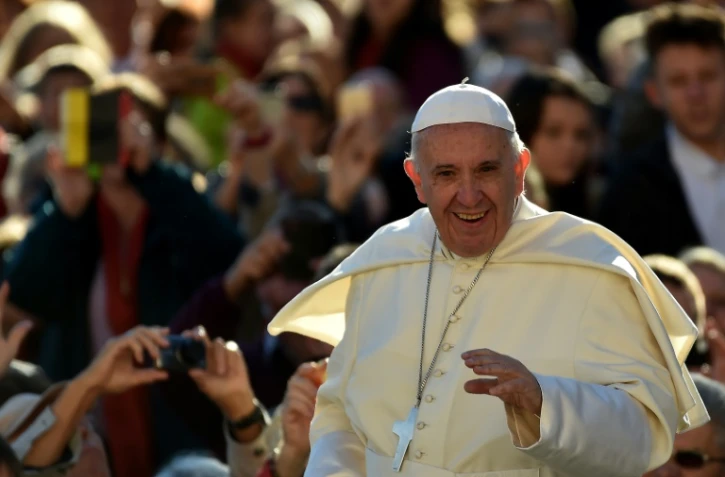 Le pape François arrive place Saint Pierre au Vatican, le 12 octobre 2016 à Rome
