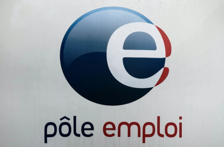 La baisse du chômage, anticipée par le gouvernement pour justifier des réductions d'effectifs chez Pôle emploi, se fait toujours attendre