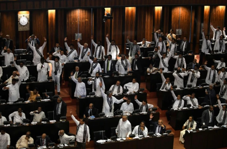 Des membres du Parlement sri-lankais à Colombo, le 14 novembre 2018
