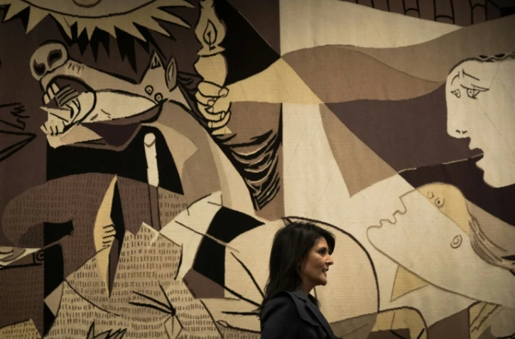Nikki Haley devant la réplique de "Guernica" à l'ONU en janvier 2018 (Photo d'illustration)