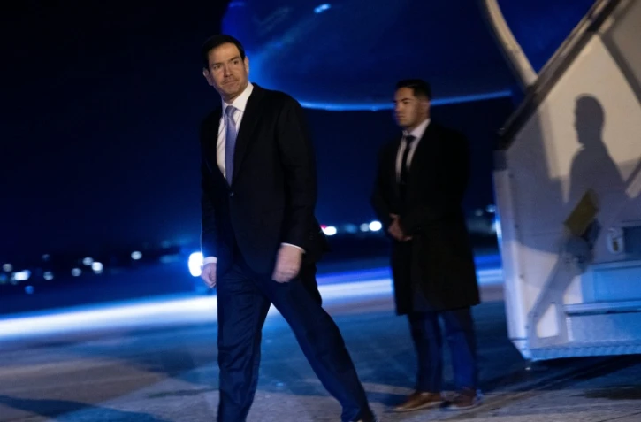 Le secrétaire d'Etat américain Marco Rubio arrive à l'éaroport du Bourget le 27 mars 2026 pour participer à une rencontre des chefs de la diplomatie du G7 près de Paris
