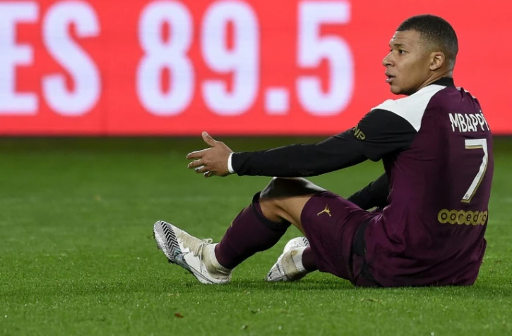 L'attaquant vedette du PSG Kylian Mbappé s'est blessé contre Nantes en championnat de France, le 31 octobre 2020 à La Beaujoire