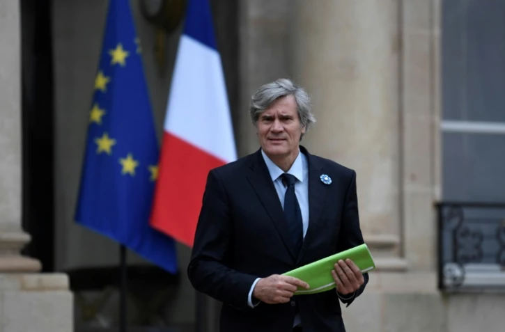 Le porte-parole du gouvernement Stéphane Le Foll annonce la dissolution d'une association d'aide aux détenus musulmans, soupçonnée de liens avec l'islam radical