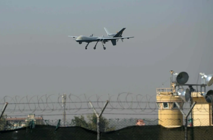 Un drone américain atterrit sur l'aéroport de Jalalabad, le 2 octobre 2015 en Afghanistan