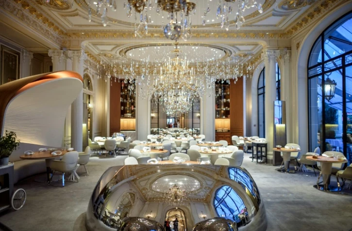 Le restaurant Plaza Athénée d'Alain Ducasse à Paris le 2 septembre 2014