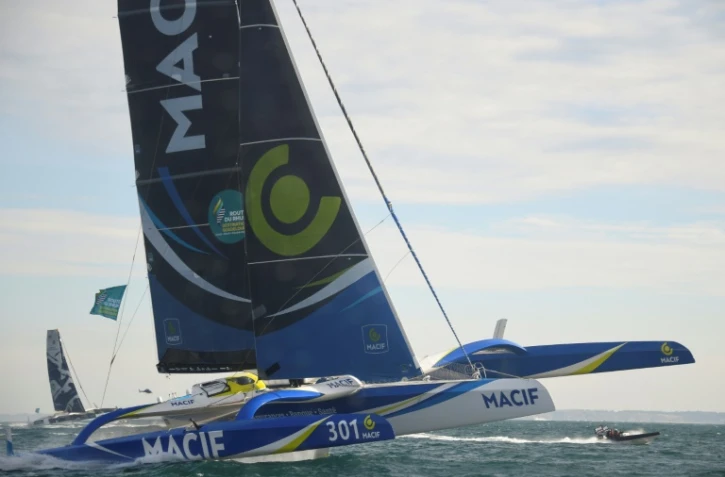Le skipper du Maxi Macif, François Gabart, au large de Saint-Malo après le départ de la Route du Rhum, le 4 novembre 2018 
