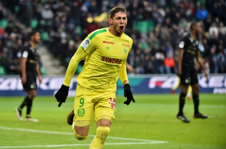 L'attaquant argentin Emiliano Sala fête son but égalisateur face à Saint-Etienne, le 3 décembre 2017 à Geoffroy-Guichard