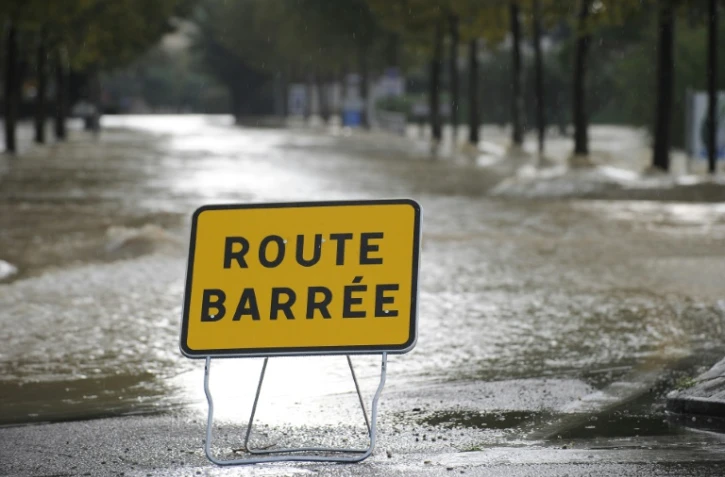Route du Gard barrée en raison des inondations, le 10 octobre 2018, lors d'un précédent épisode orageux