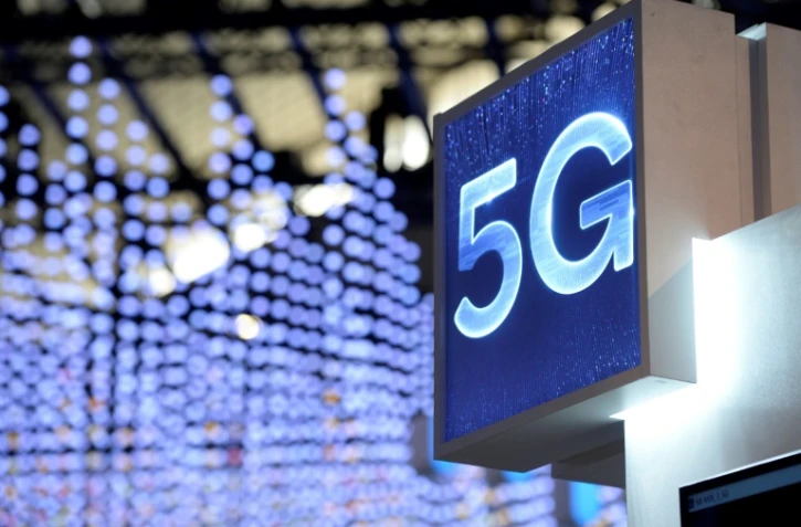 la France, "en retard" dans le déploiement de la 5G au grand dam du gouvernement, lance mardi l'attribution des premières fréquences, qui devrait rapporter plusieurs milliards d'euros à l'Etat