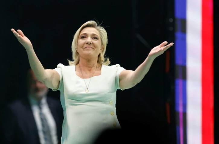 La cheffe de file des députés du Rassemblement National (RN) Marine Le Pen lors de la Convention "Europa Viva 24" à laquelle participent une dizaine de partis nationalistes européens, le 19 mai 2024 à Madrid