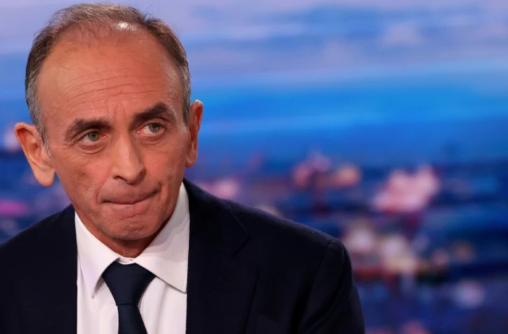 Eric Zemmour, candidat d'extrême droite à la présidentielle, sur le plateau de TF1 à Boulogne-Billancourt, le 1er décembre 2021