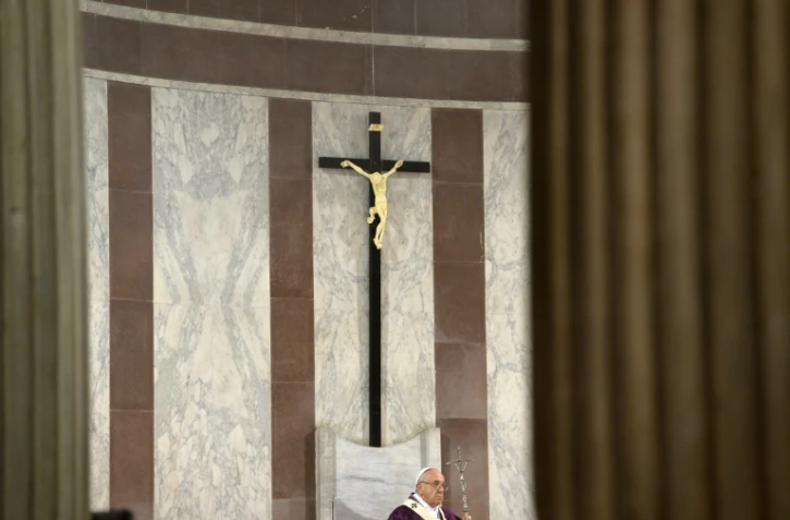 Le pape François conduit la messe du mercredi des Cendres, début du Carême, à l'église Santa Sabina de Rome, 14 février 2018