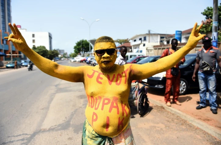 Un partisan du candidat à la présidentielle au Bénin, Pascal Irénée Koupaki, à Cotonou, le 4 mars 2016