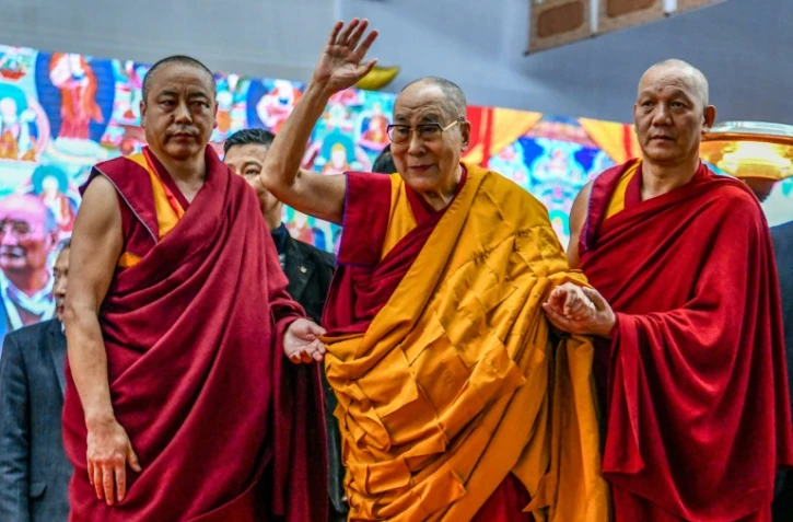 Le Dalaï Lama (c) à Bodhgaya, le 4 janvier 2020 en Inde