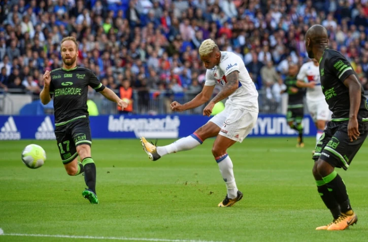 L'attaquant dominicain Mariano Diaz ouvre le score pour Lyon d'une frappe puissante face à Guingamp, le 10 septembre 2017 au Parc OL