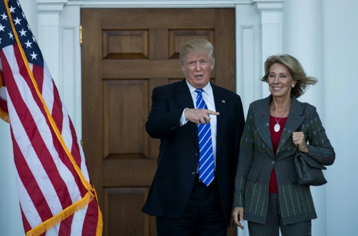 Donald Trump et Betsy DeVos à Bedminster Township dans le New Jersey, le 23 novembre 2016