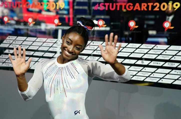 L'Américaine Simone Biles médaillée d'or au concours général, aux Mondiaux de gymnastique, à Stuttgart, le 10 octobre 2019