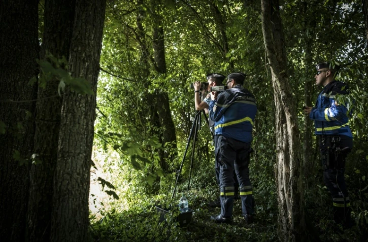 ContrĂŽle de vitesse sur les routes par des gendarmes le 2 juillet 2018 prĂšs de Binges dans l'est de la France