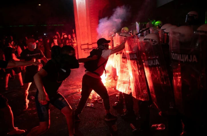 Heurts entre policiers et manifestants à Novi Sad, le 5 septembre 2025 en Serbie