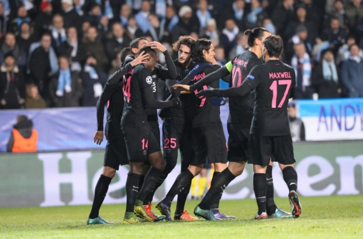 Les joueurs du PSG se congratulent après l'un des deux buts inscrits par Angel Di Maria à Malmö, le 25 novembre 2015