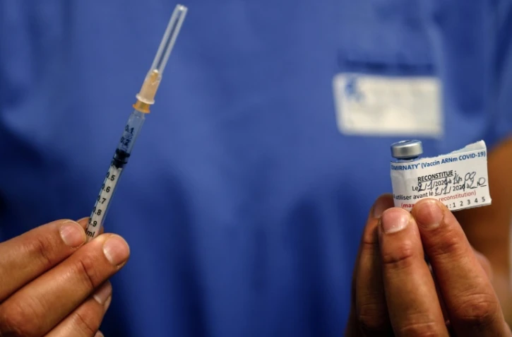 Une dose du vaccin de Pfizer-BioNTech contre le Covid-19, le 2 janvier 2021 dans un hôpital parisien