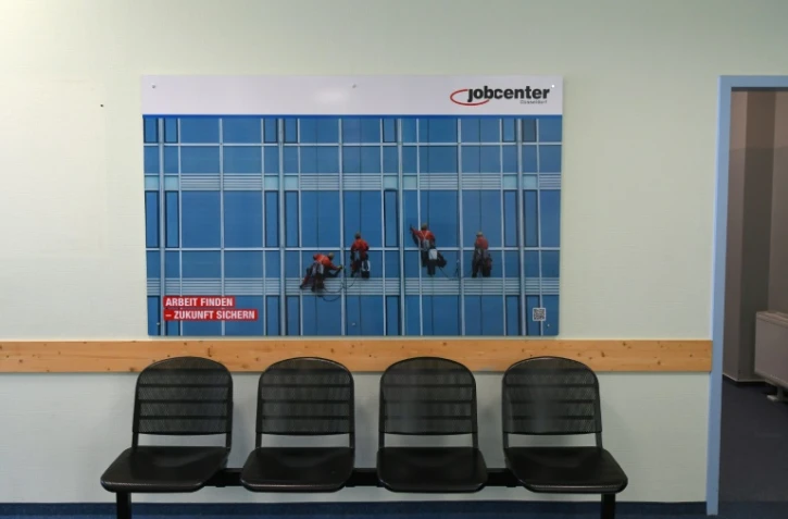 Le contrôle des chômeurs, que le gouvernement envisage de renforcer, est une pratique courante en Europe