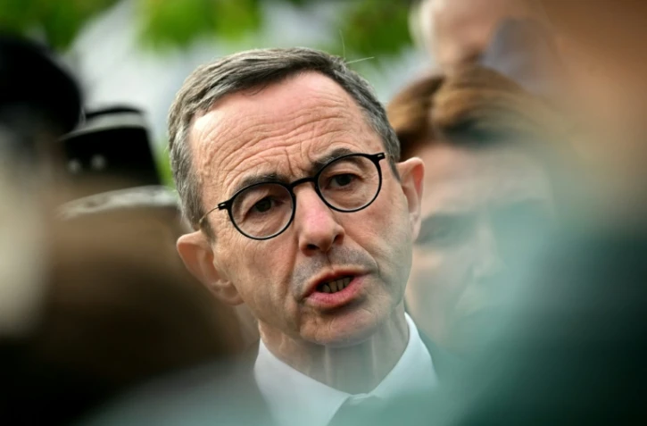 Le ministre de l'Intérieur Bruno Retailleau s'exprime devant la presse, le 24 avril 2025, à Nantes 