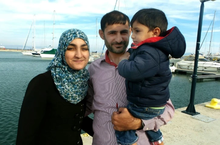 Mohamed Alheb, sa femme Nahil et leur fils Abdur, le 23 octobre 2017 sur l'île grecque de Lesbos