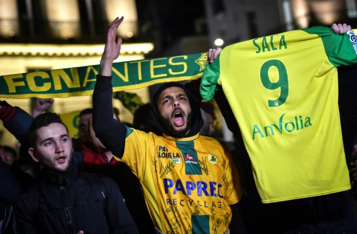 Des supporters nantais rendent hommage Ă Emiliano Sala, le 22 janvier 2019 Ă Nantes