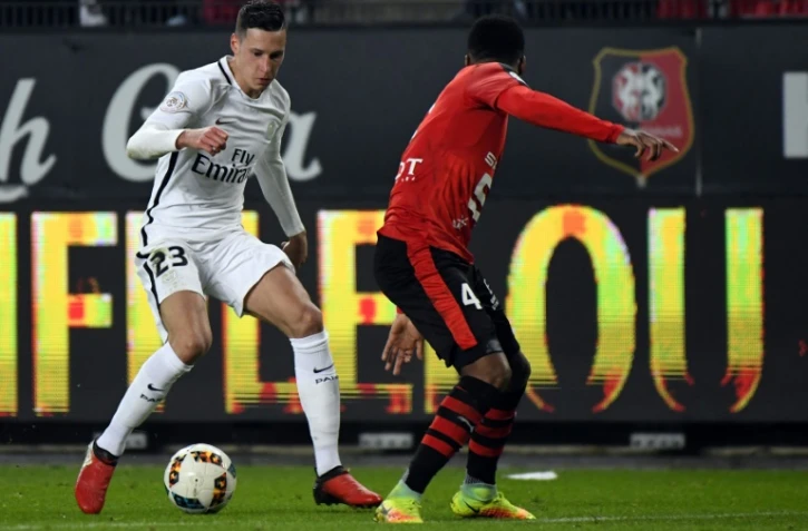 L'ailier allemand du PSG Julian Draxler (g) face à Rennes, le 14 janvier 2017 au Roazhon Park
