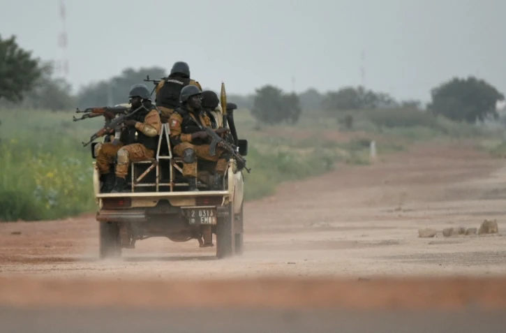 Des soldats burkinabè en patrouille prés de Ouagadougou en septembre 2015