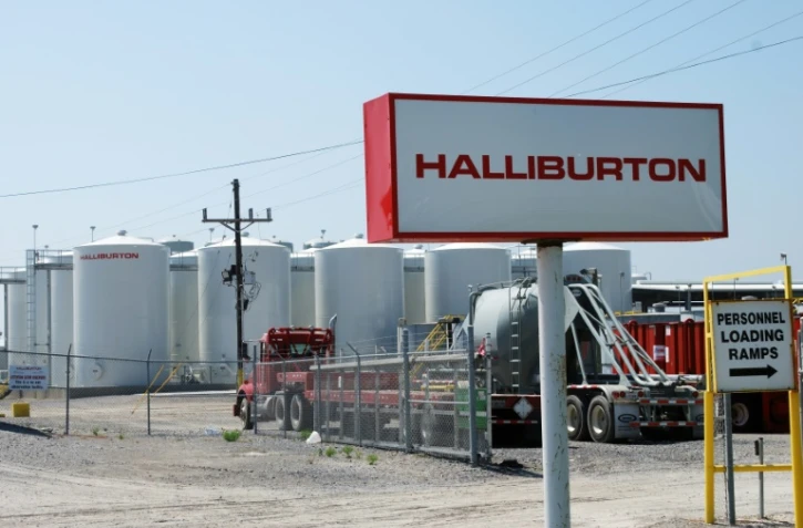Halliburton et Baker Hughes sont spécialisés dans les services liés au forage ou à la construction des puits et plateformes de pétrole