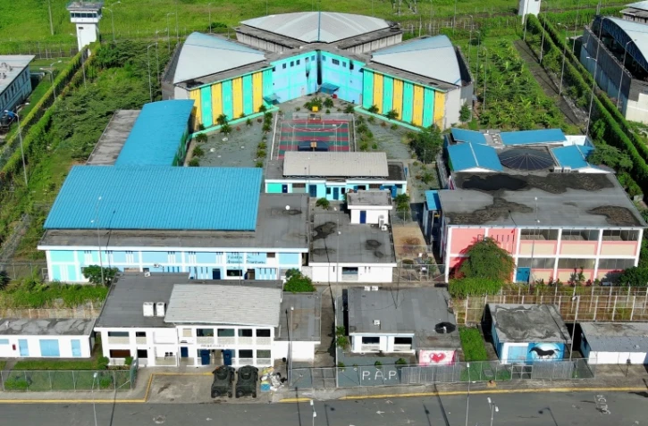 Vue aérienne de la prison Regional 8, à Guayaquil, en Equateur, le 28 mars 2024, au lendemain d'une mutinerie meurtrière
