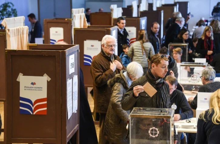 Afluence dans un bureau de vote lors du premier tour de la primaire de la droite et du centre le 20 novembre 2016 à Mulhouse